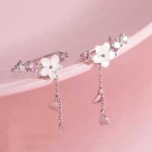 Tiny blossom 🌸 earrings